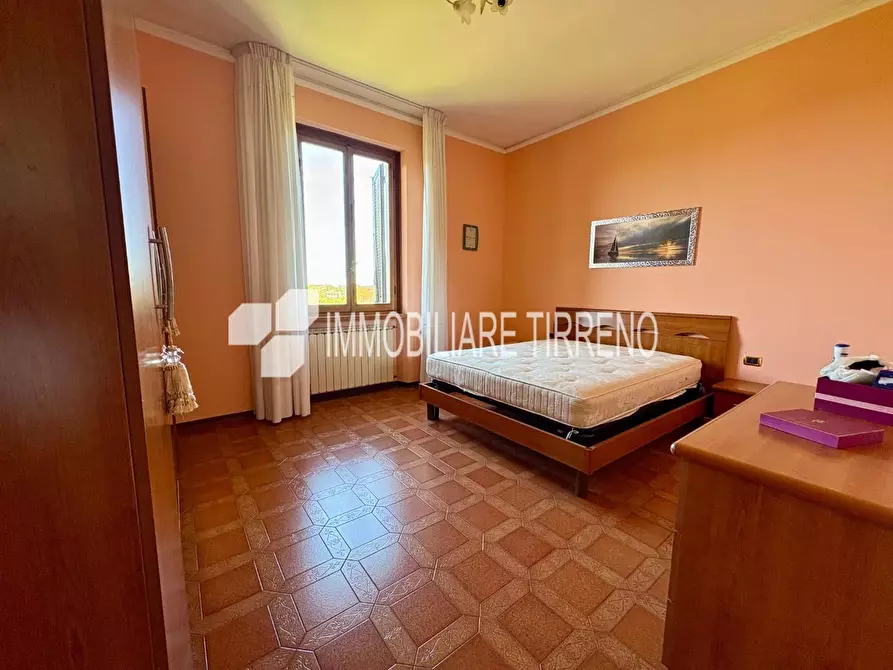 Immagine 14 di Appartamento in vendita  a Massa