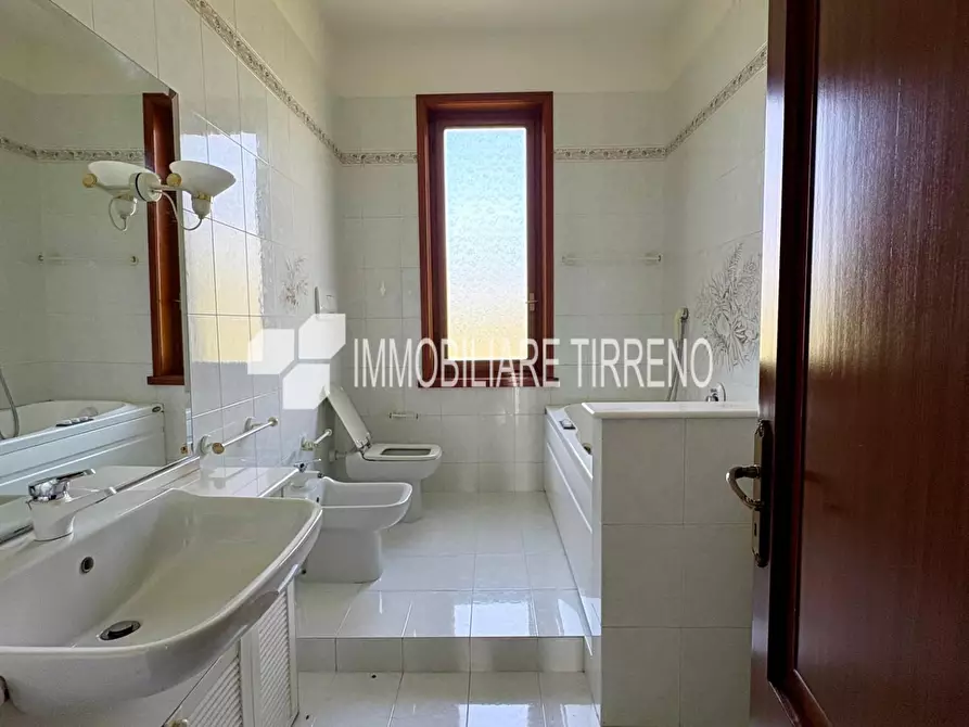 Immagine 32 di Appartamento in vendita  a Massa