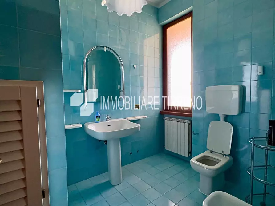 Immagine 10 di Appartamento in vendita  a Massa