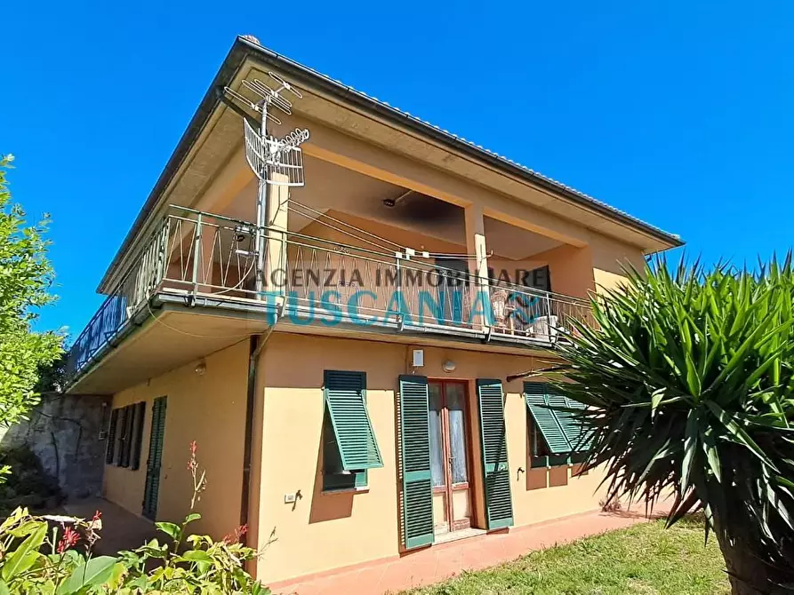Immagine 3 di Casa bifamiliare in vendita  a Marciana