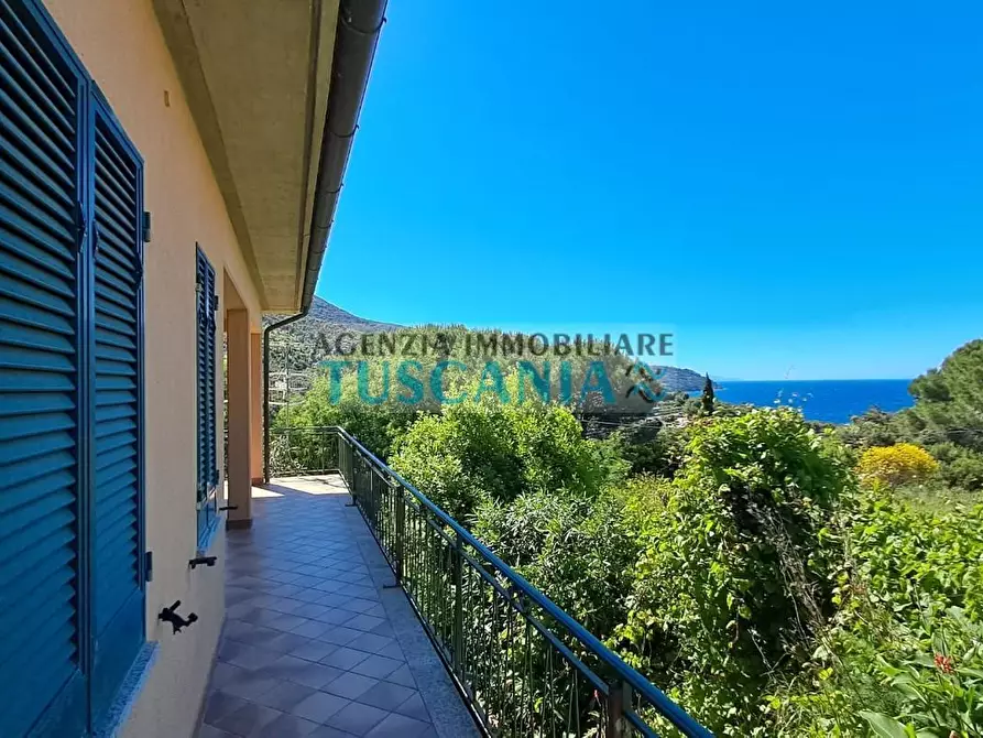 Immagine 5 di Casa bifamiliare in vendita  a Marciana