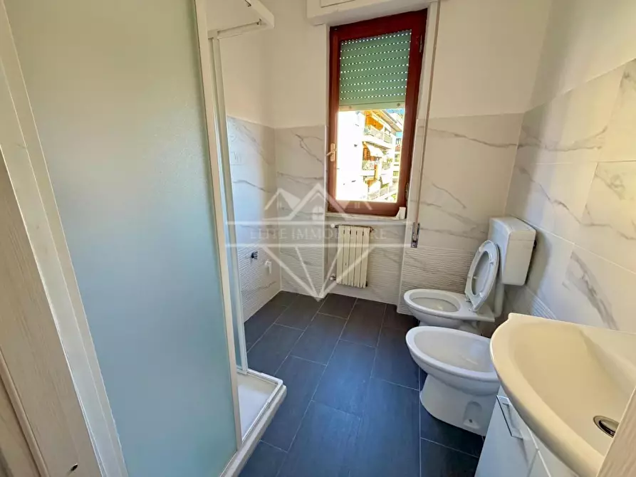 Immagine 9 di Appartamento in vendita  a Carrara