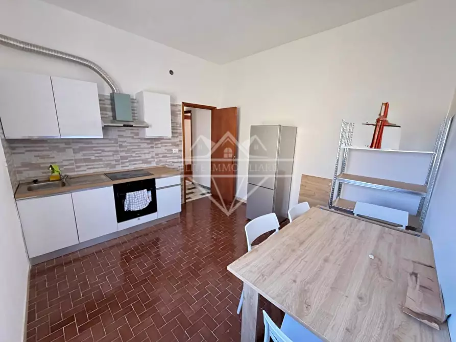 Immagine 1 di Appartamento in vendita  a Carrara