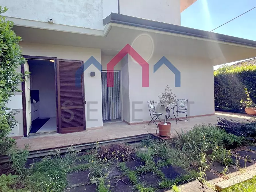 Immagine 59 di Casa quadrifamiliare in vendita  a Viareggio