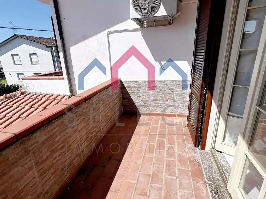 Immagine 38 di Casa quadrifamiliare in vendita  a Viareggio