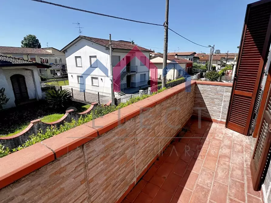 Immagine 29 di Casa quadrifamiliare in vendita  a Viareggio