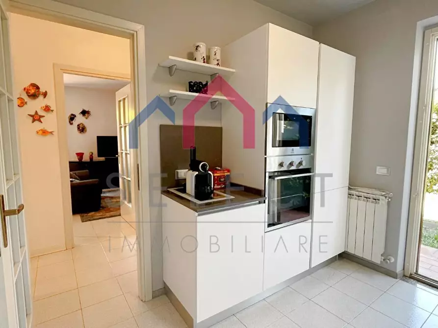 Immagine 12 di Casa quadrifamiliare in vendita  a Viareggio