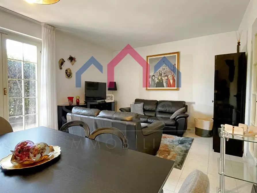 Immagine 7 di Casa quadrifamiliare in vendita  a Viareggio
