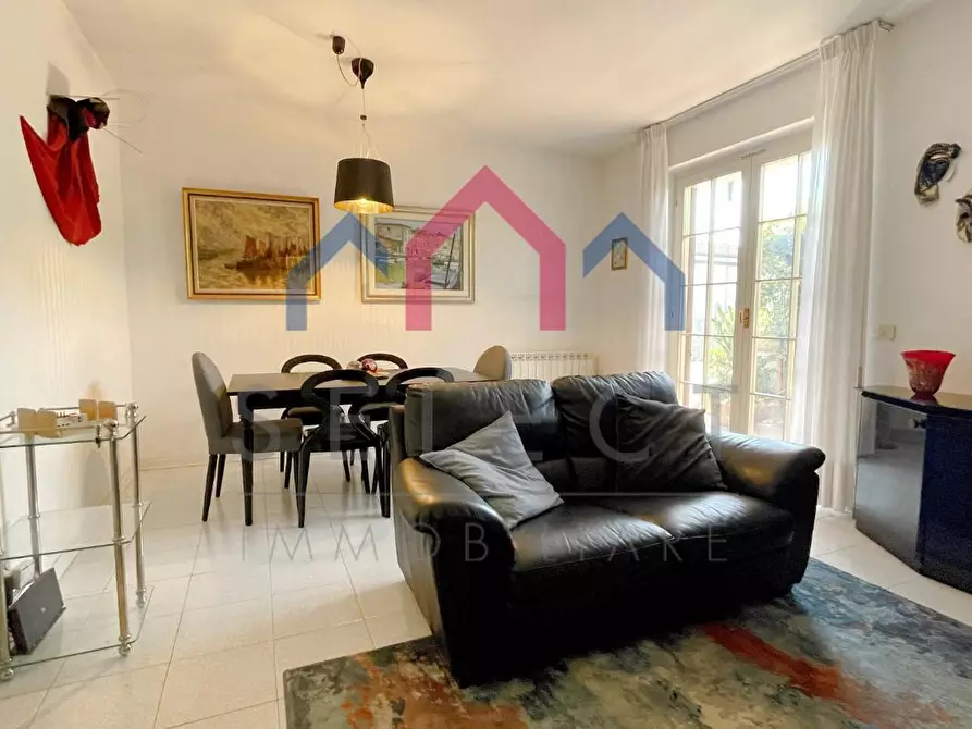 Immagine 6 di Casa quadrifamiliare in vendita  a Viareggio