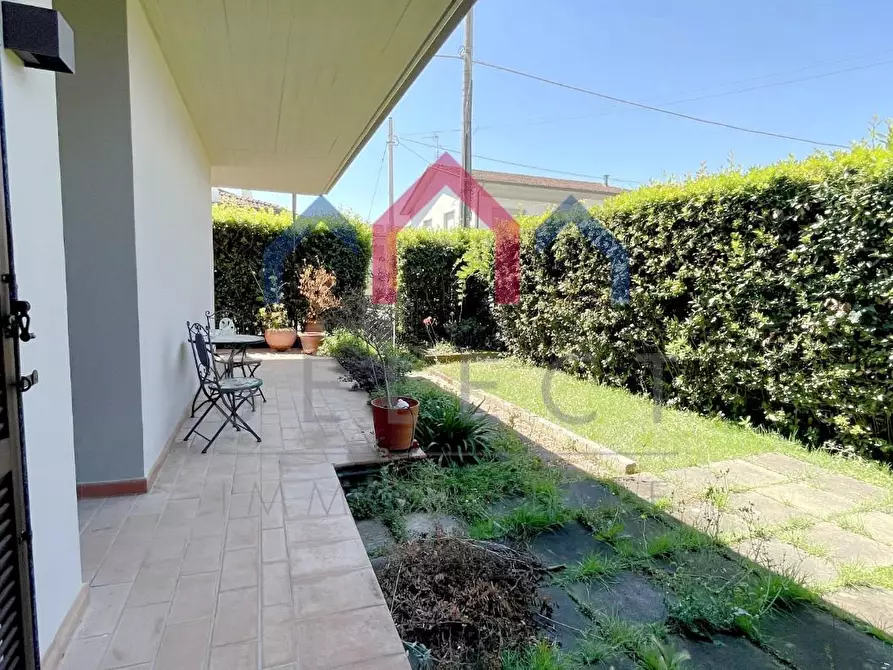 Immagine 55 di Casa quadrifamiliare in vendita  a Viareggio