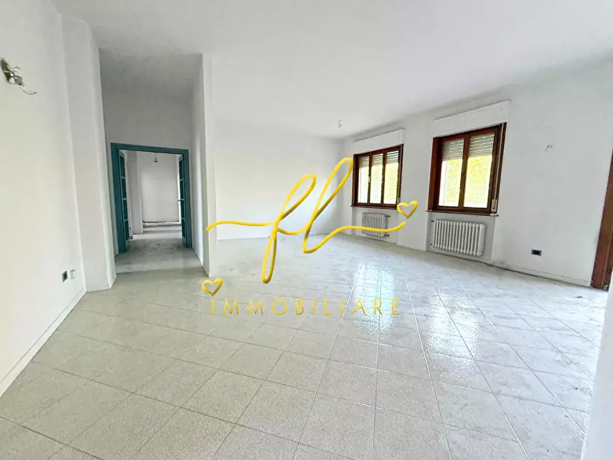 Immagine 2 di Appartamento in vendita  a Cecina