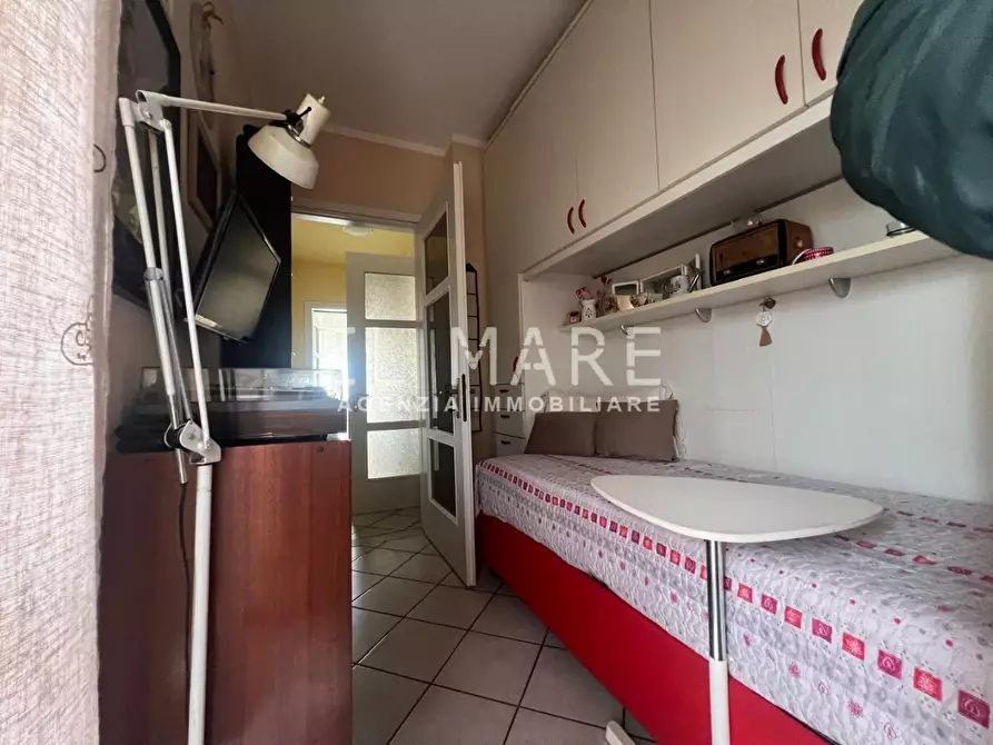 Immagine 11 di Appartamento in vendita  a Massa