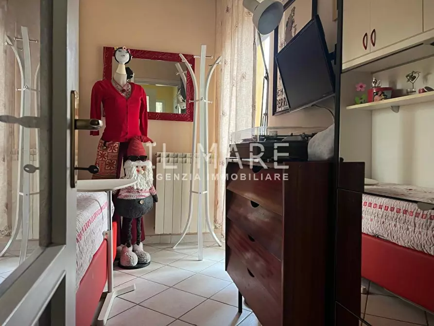 Immagine 10 di Appartamento in vendita  a Massa