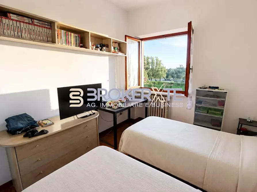 Immagine 16 di Casa bifamiliare in vendita  a Montignoso