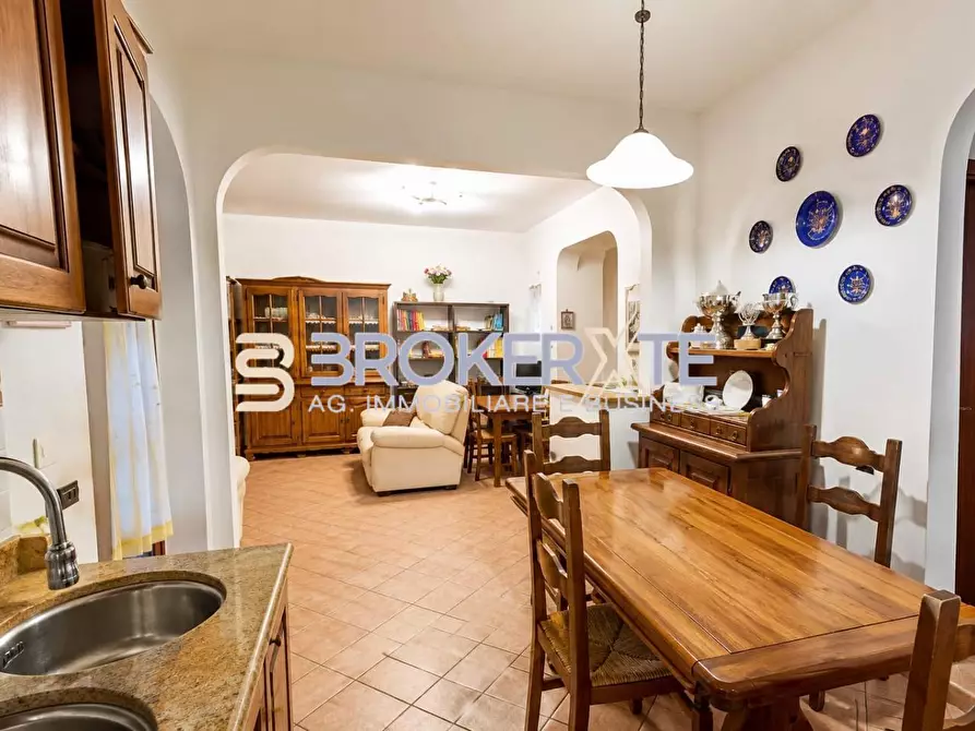 Immagine 2 di Casa bifamiliare in vendita  a Montignoso