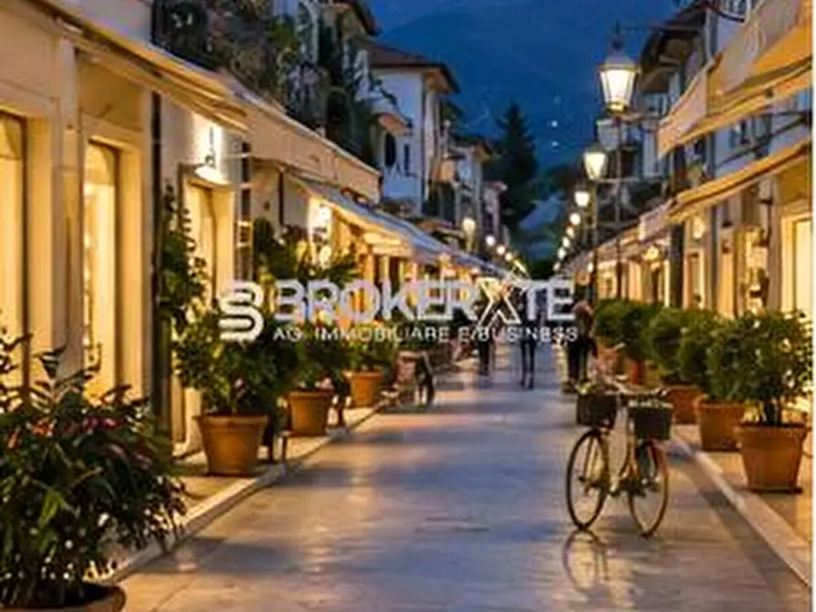 Immagine 24 di Casa bifamiliare in vendita  a Montignoso