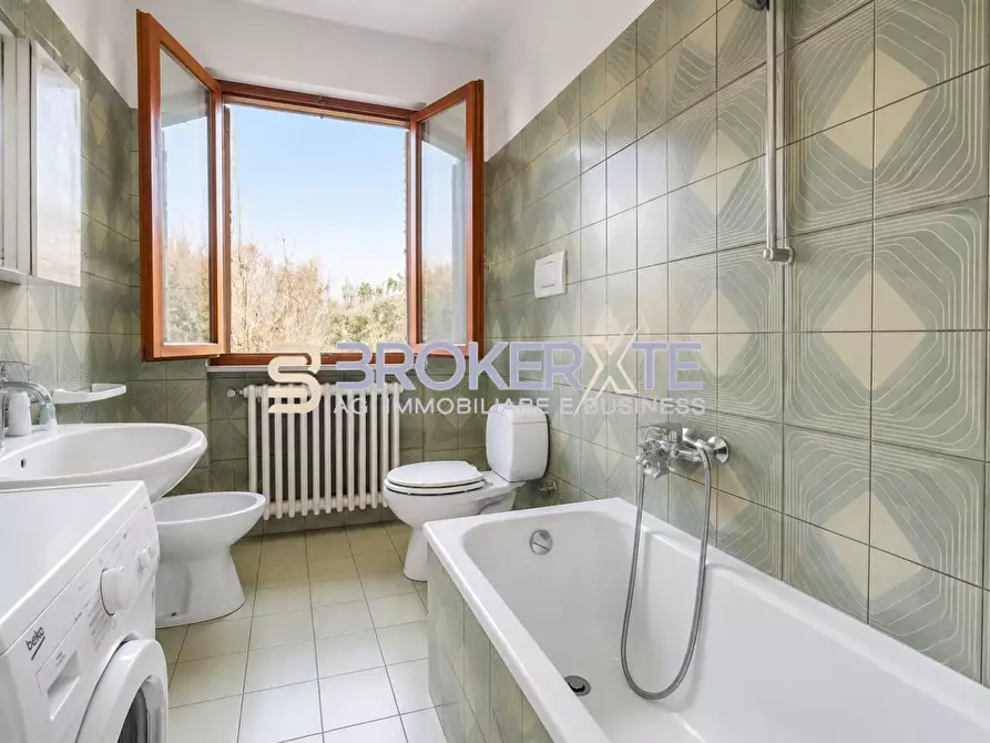 Immagine 9 di Casa bifamiliare in vendita  a Montignoso