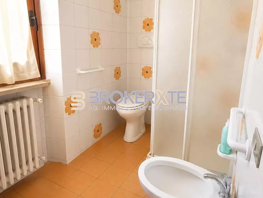 Immagine 10 di Casa bifamiliare in vendita  a Montignoso