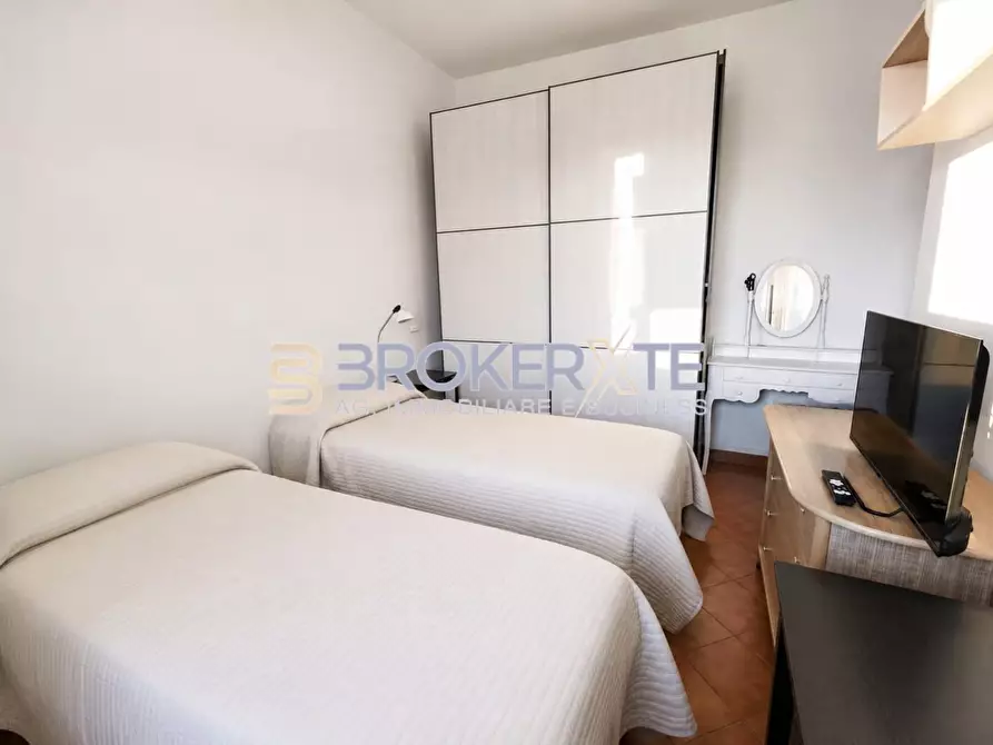 Immagine 6 di Casa bifamiliare in vendita  a Montignoso