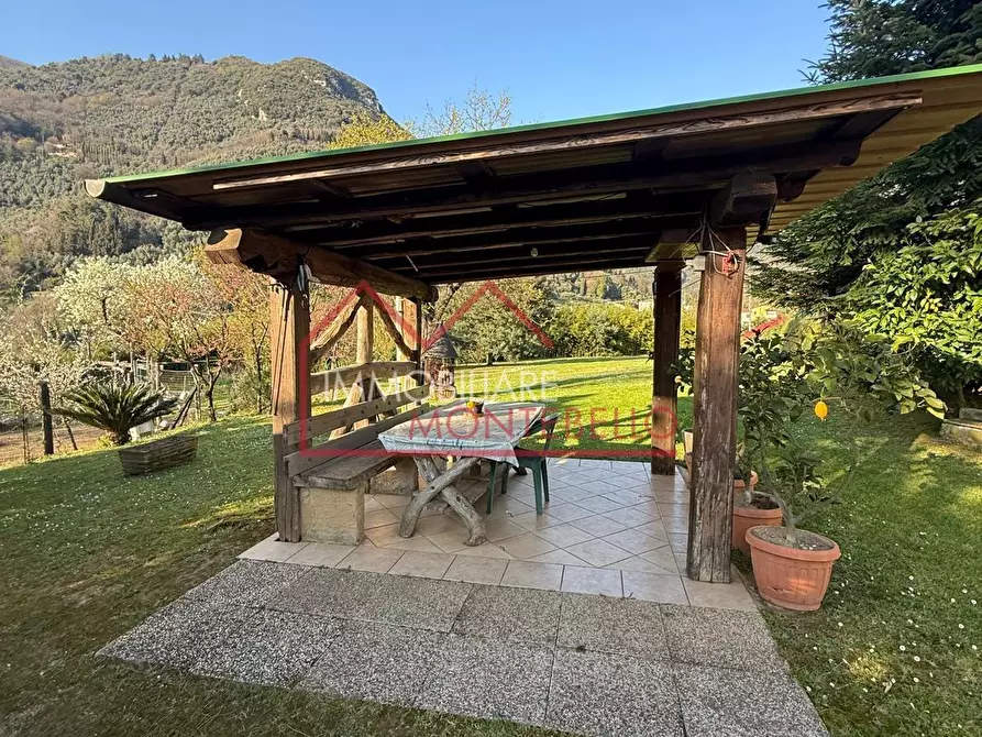 Immagine 1 di Casa indipendente in vendita  a Camaiore