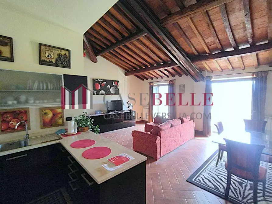 Immagine 1 di Appartamento in vendita  a Camaiore
