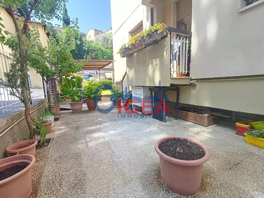 Immagine 6 di Appartamento in vendita  a Siena