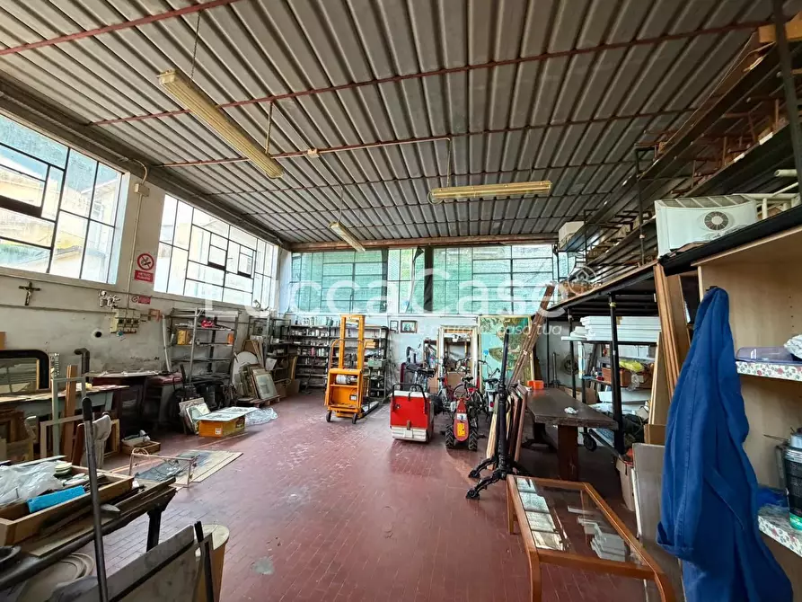 Immagine 11 di Capannone industriale in vendita  a Borgo A Mozzano