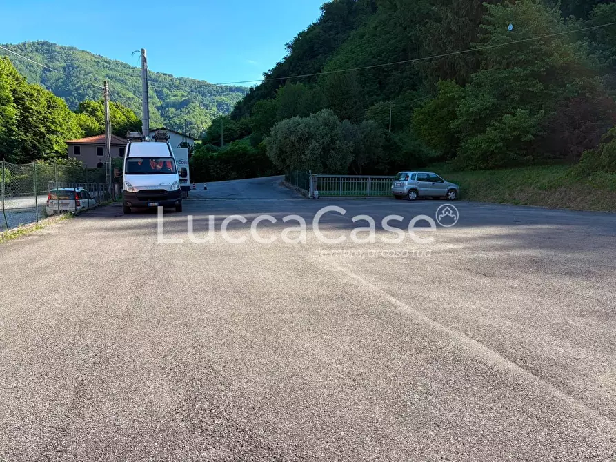 Immagine 10 di Capannone industriale in vendita  a Borgo A Mozzano
