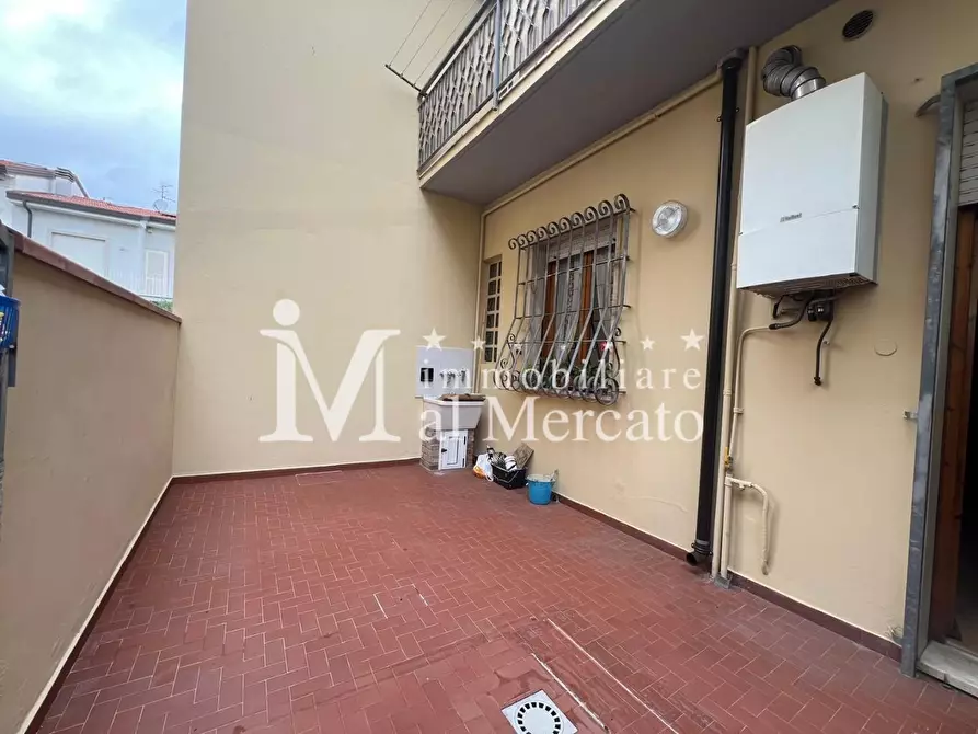 Immagine 8 di Appartamento in vendita  a Viareggio
