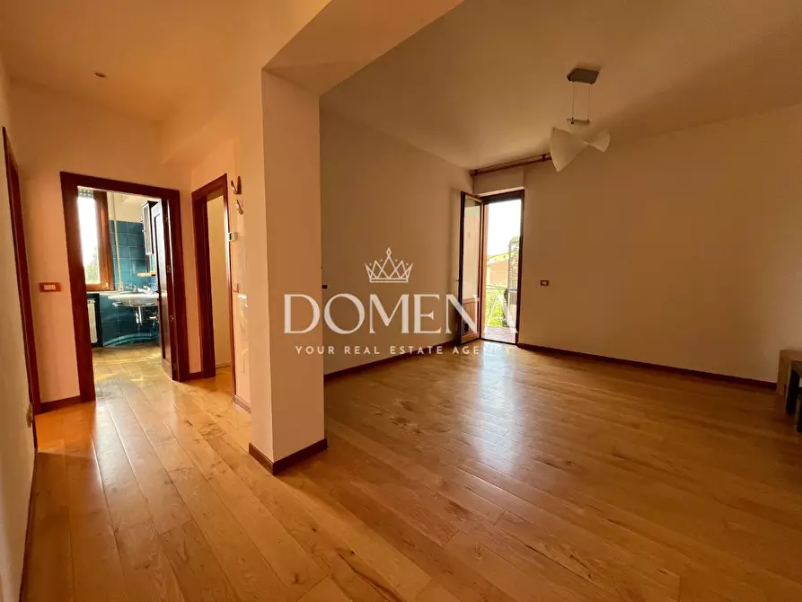 Immagine 1 di Appartamento in vendita  a Siena