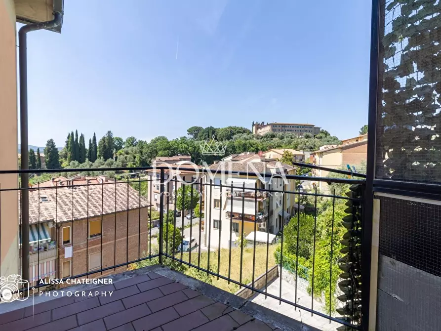 Immagine 5 di Appartamento in vendita  a Siena