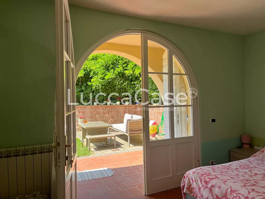 Immagine 2 di Porzione di casa in vendita  a Capannori