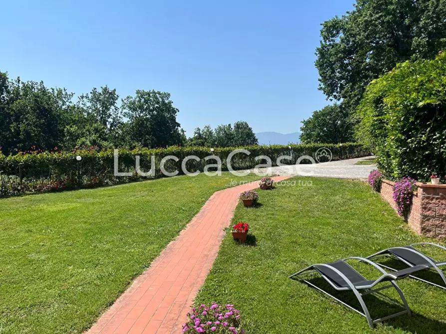 Immagine 12 di Porzione di casa in vendita  a Capannori