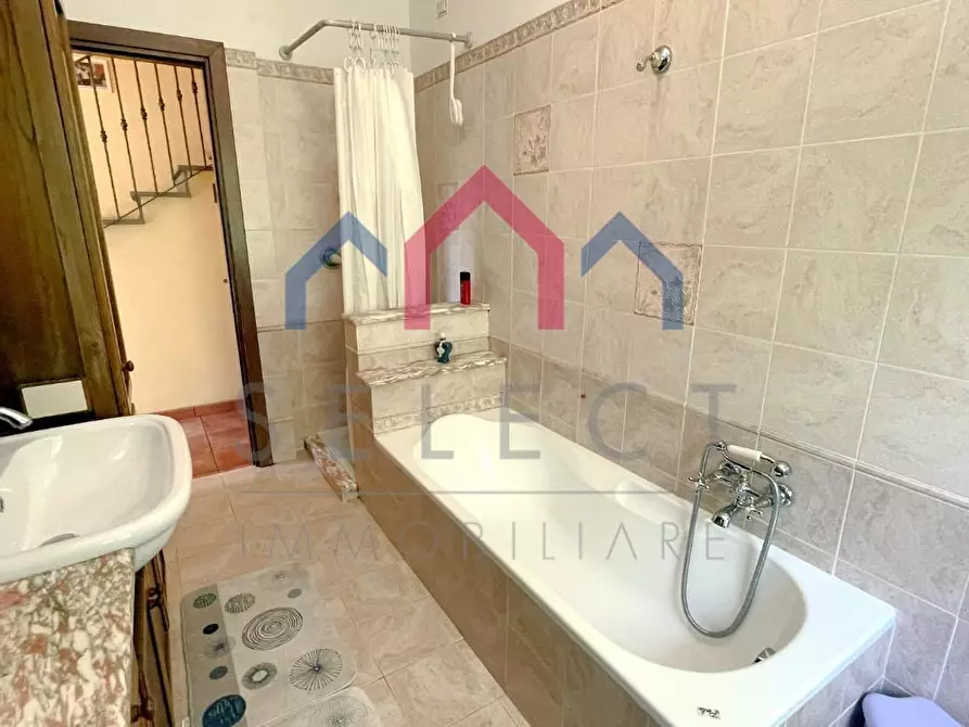 Immagine 32 di Casa bifamiliare in vendita  a Bagni Di Lucca