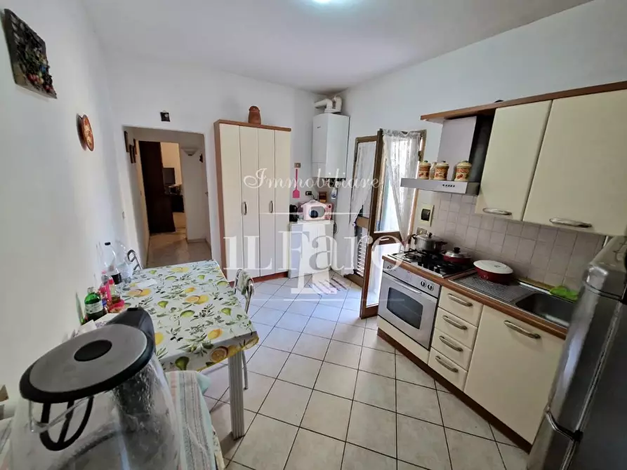 Immagine 10 di Terratetto in vendita  a Campi Bisenzio