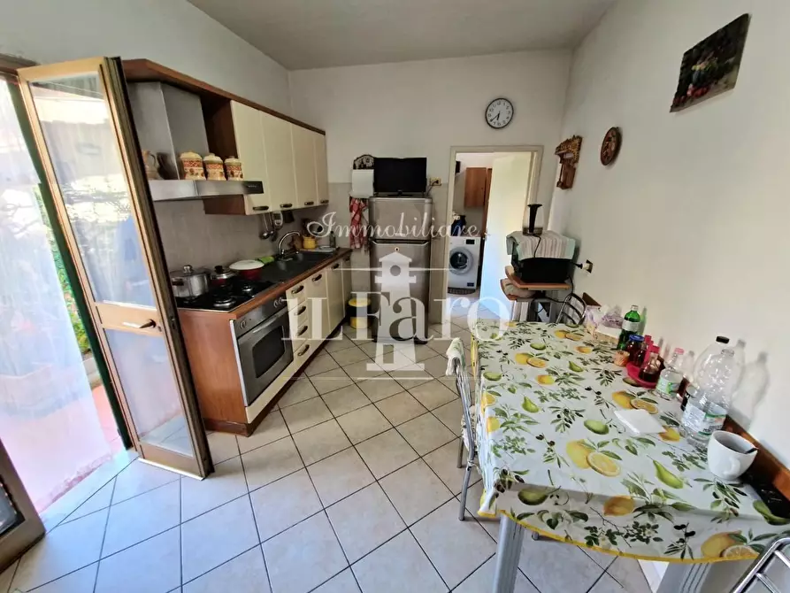 Immagine 8 di Terratetto in vendita  a Campi Bisenzio
