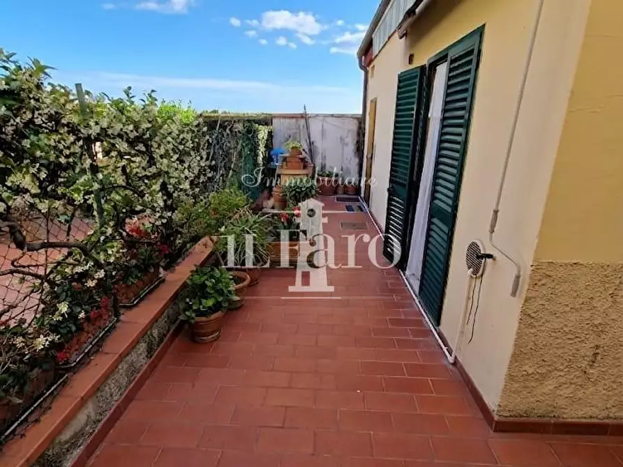 Immagine 1 di Terratetto in vendita  a Campi Bisenzio
