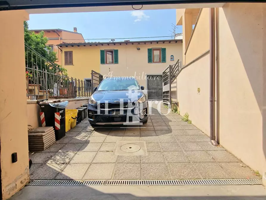 Immagine 70 di Appartamento in vendita  a Firenze