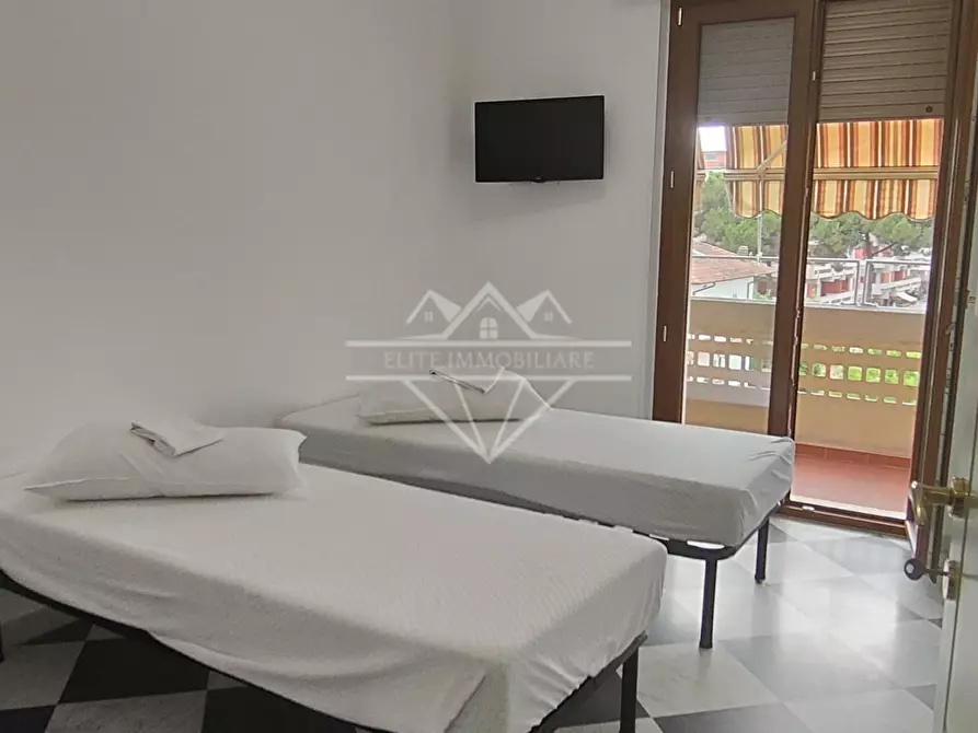 Immagine 4 di Appartamento in vendita  a Carrara