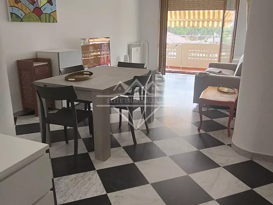 Immagine 11 di Appartamento in vendita  a Carrara