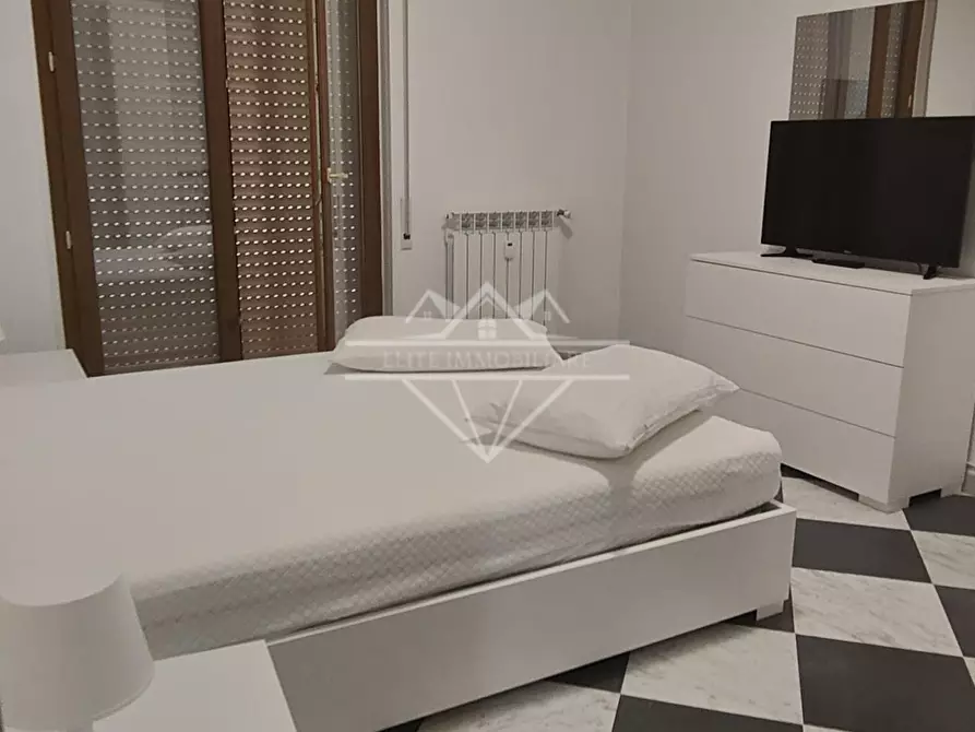Immagine 8 di Appartamento in vendita  a Carrara
