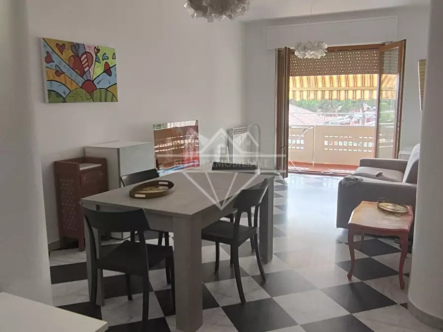Immagine 12 di Appartamento in vendita  a Carrara