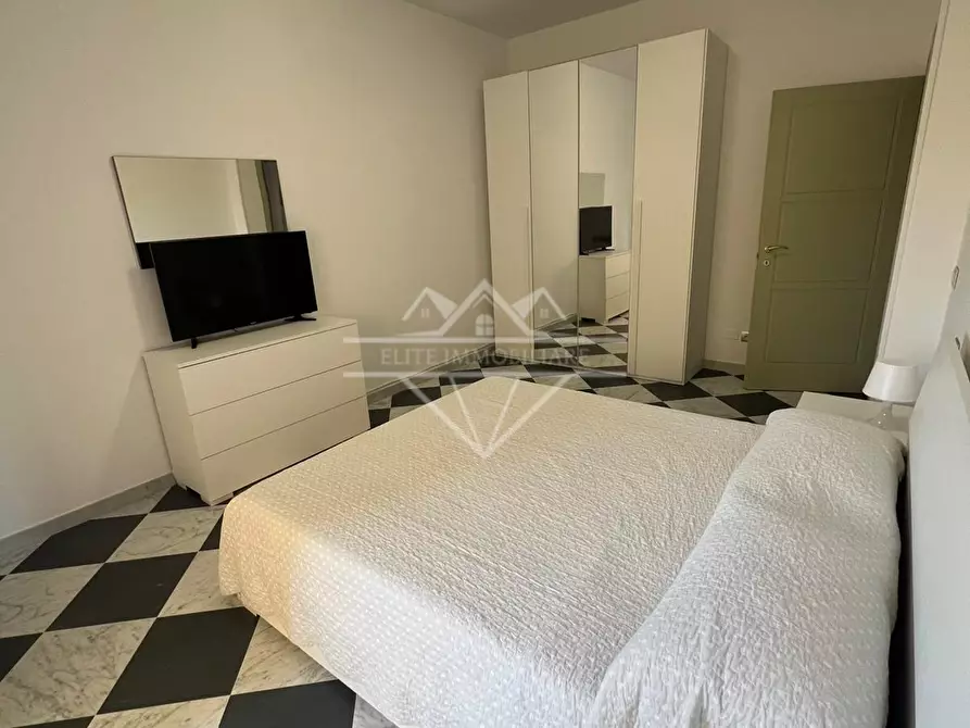 Immagine 17 di Appartamento in vendita  a Carrara