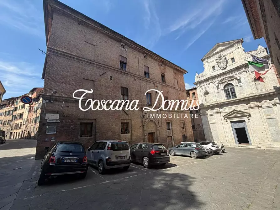 Immagine 28 di Appartamento in vendita  a Siena