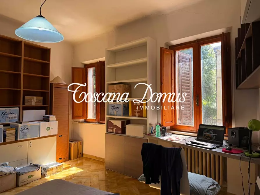 Immagine 21 di Appartamento in vendita  a Siena