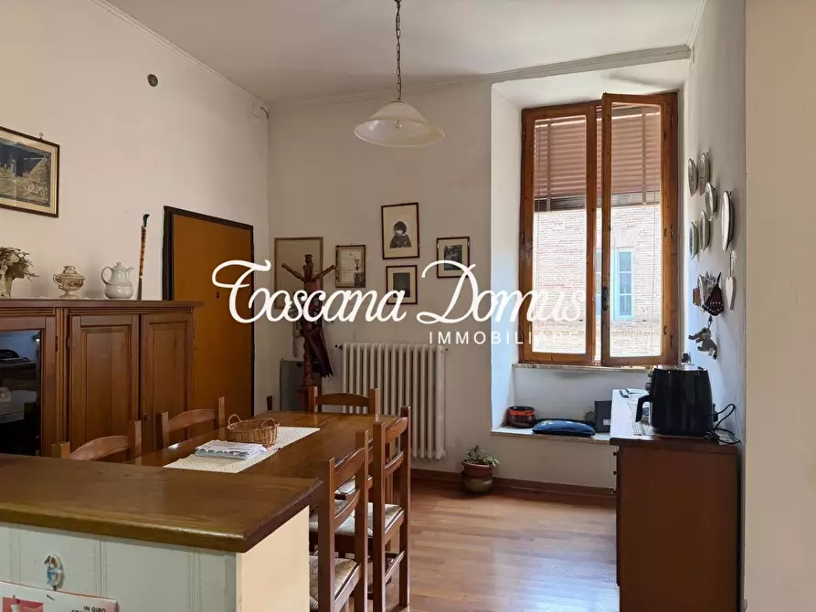 Immagine 16 di Appartamento in vendita  a Siena