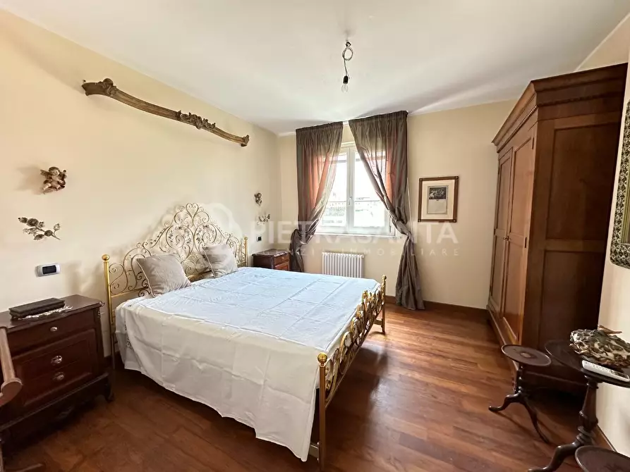 Immagine 10 di Appartamento in vendita  a Pietrasanta