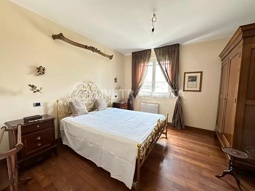 Immagine 11 di Appartamento in vendita  a Pietrasanta