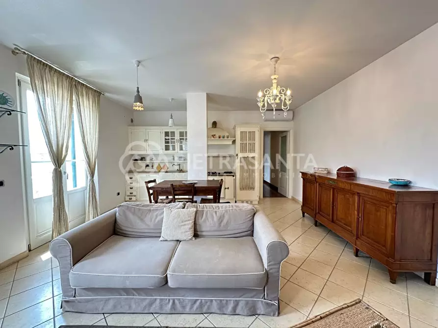 Immagine 6 di Appartamento in vendita  a Pietrasanta