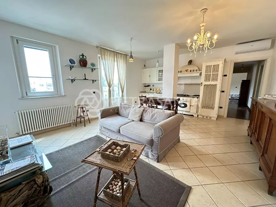 Immagine 4 di Appartamento in vendita  a Pietrasanta